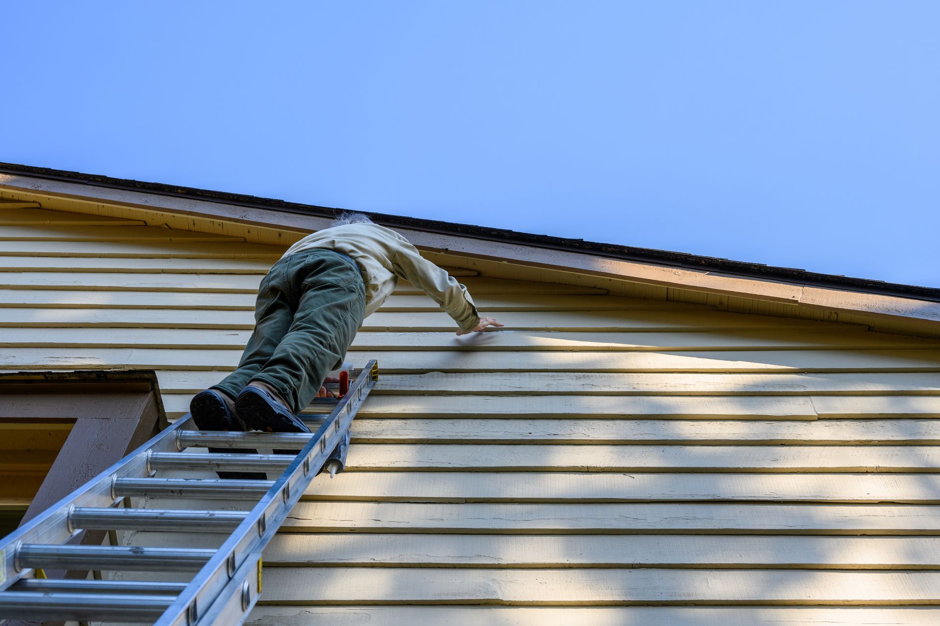 How to Choose Local Siding Contractors in St. Croix Falls, WI